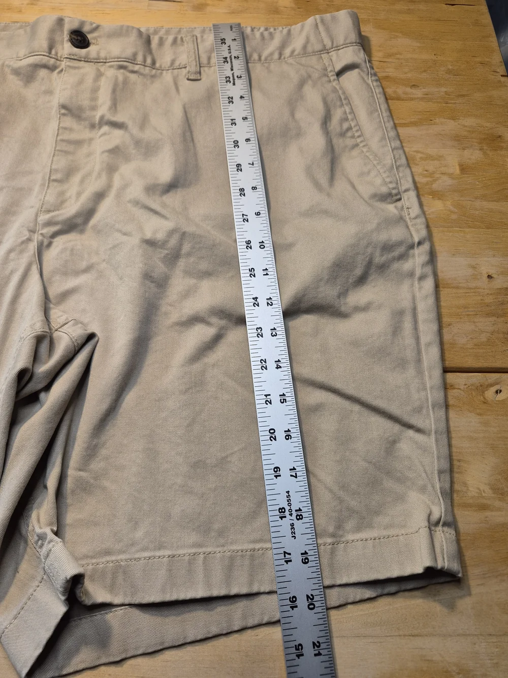 Hawker Rye Flat-Front Casual Shorts in Light Khaki